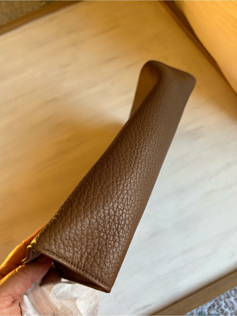 Vintage Dooney & Bourke Brown Leather Clutch with Tan Trim - Picture 6 of 7